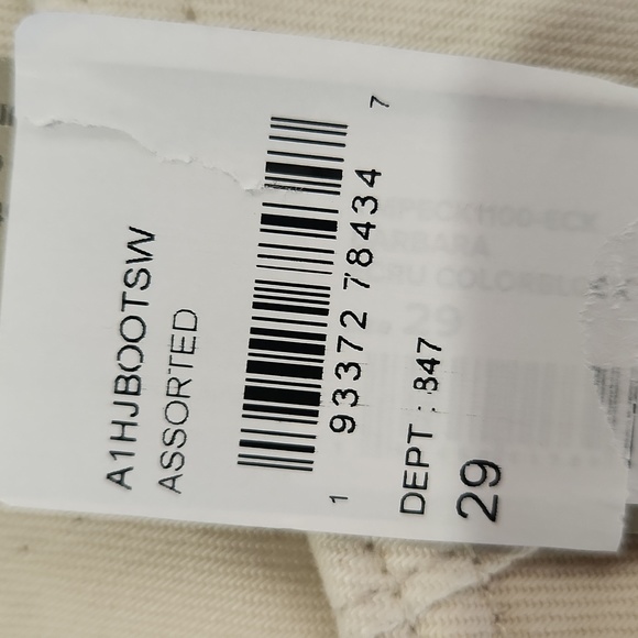 Hudson Barbara High-Rise Bootcut Jean with Slit Hem - Picture 14 of 15